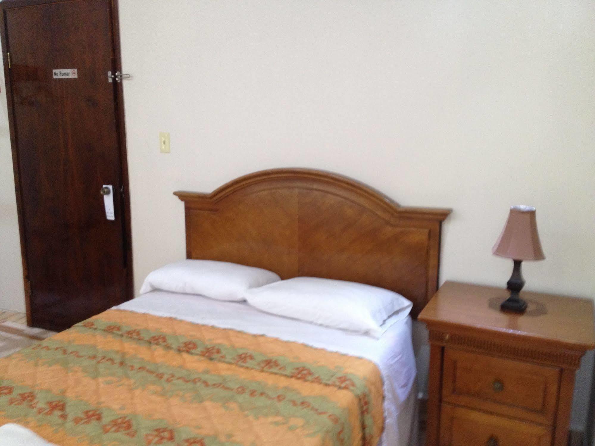 Arecibo Inn Экстерьер фото